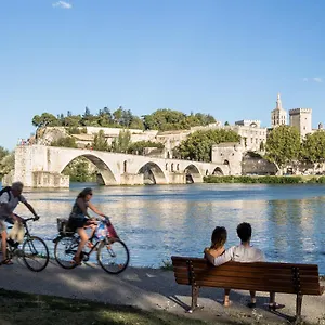 O Portes Du Palais Avignon